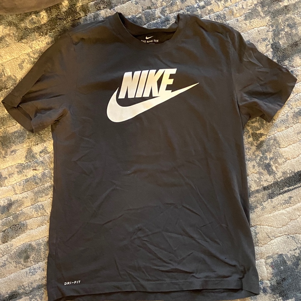 Nike Men's Dark Gray Short Sleeve Tee